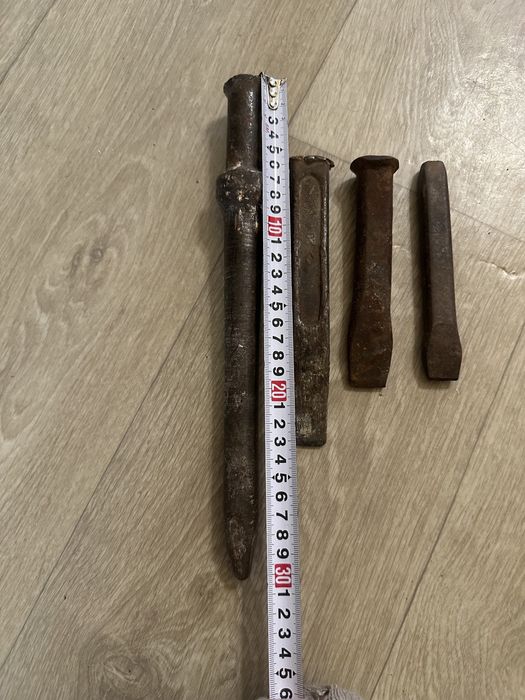 Зубило металическое