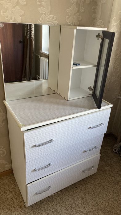 Комод с зеркалом за 5000 тенге