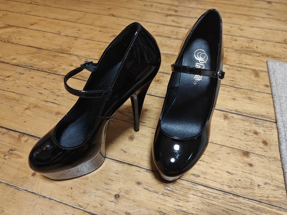 Обувки за poll dance (пол денс) PLEASURE!