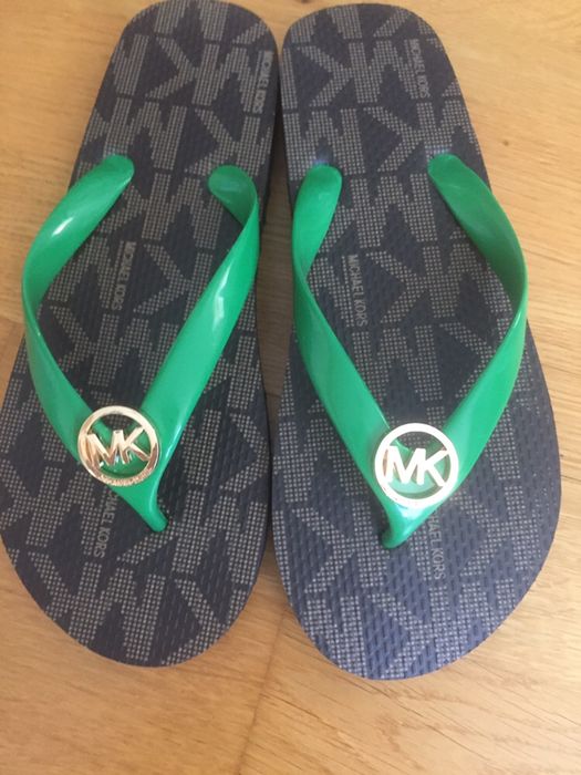 Дамски джапанки.