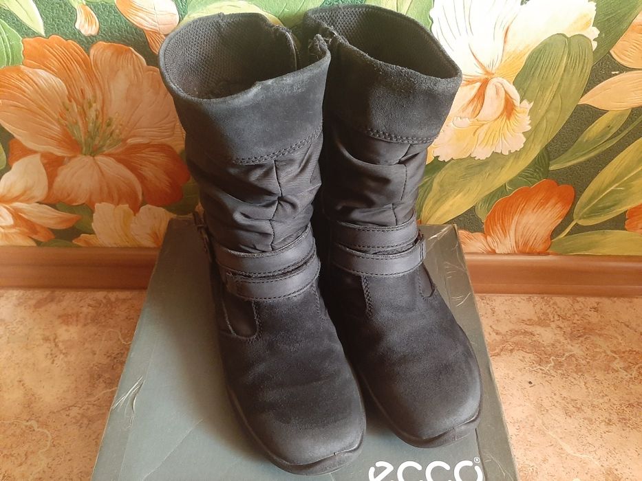 Продам сапожки ecco