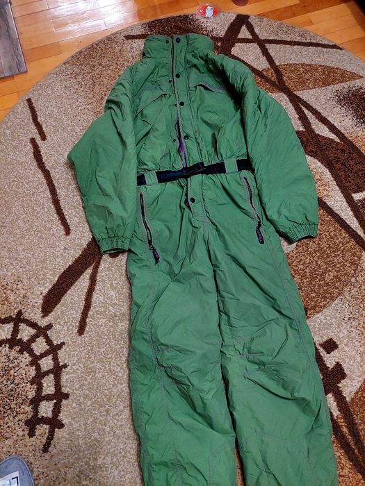 Vand costum de ski