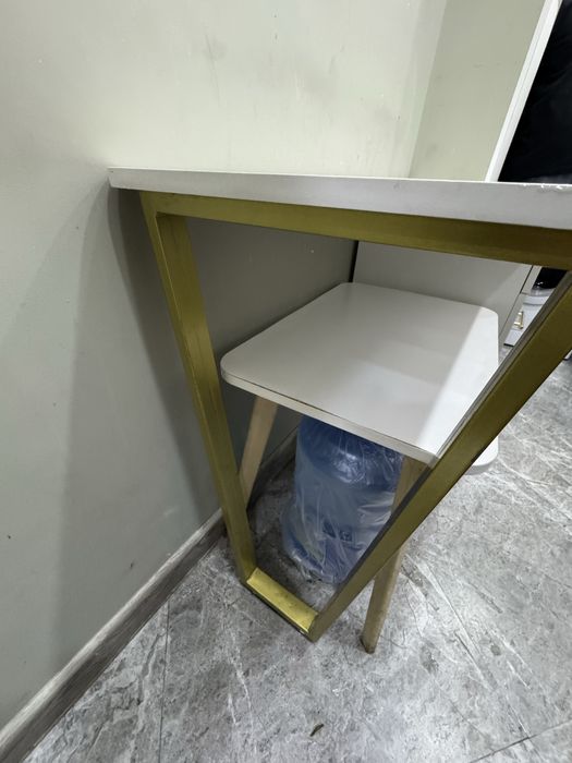 Маникюрный стол сатылады