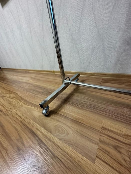 Вешалка напольная