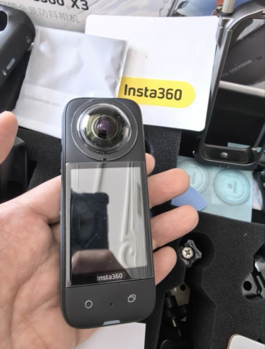 insta 360 x3 camera