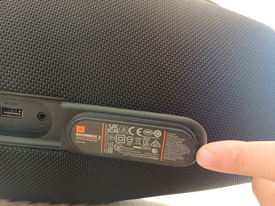 Vând boxa jbl bombox 3