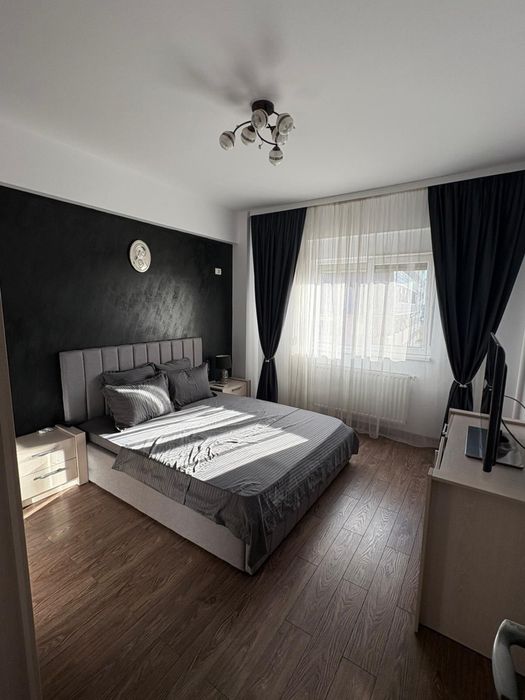 Apartament 2 camere vedere stradala