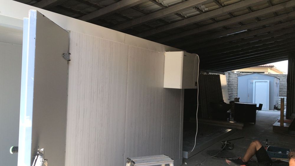 Морозильные и холодильные камеры