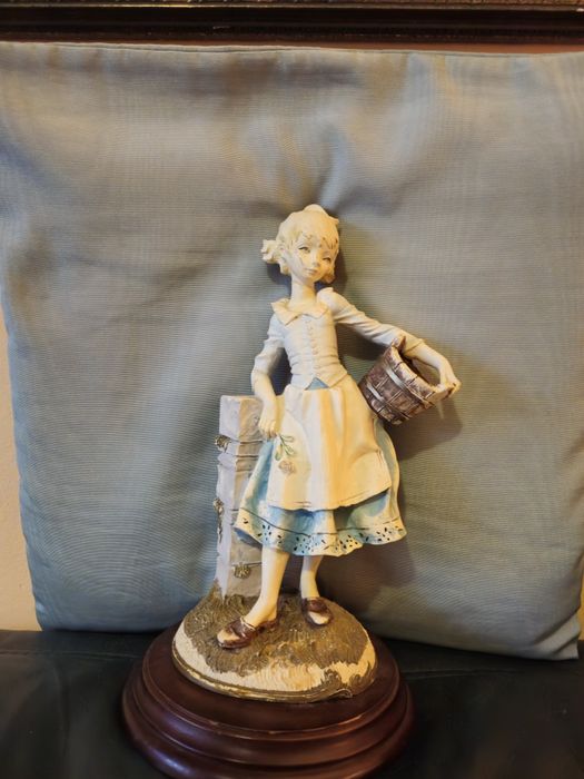 Лампиони в стил Tiffany и антични фигури