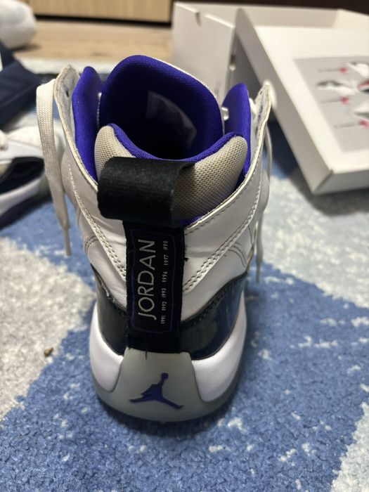 Продавам Nike air jordan jump two trey