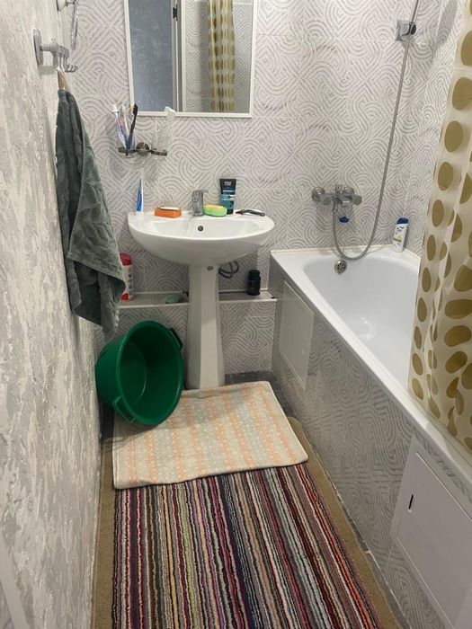 Сдам 4 х ком квартиру Аксу