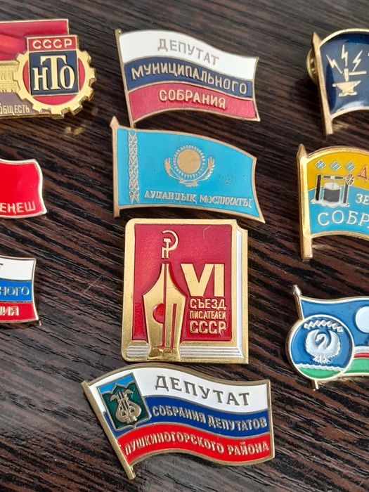 Знаки, значки разные