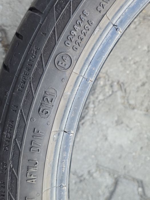 215 40 18 Continental