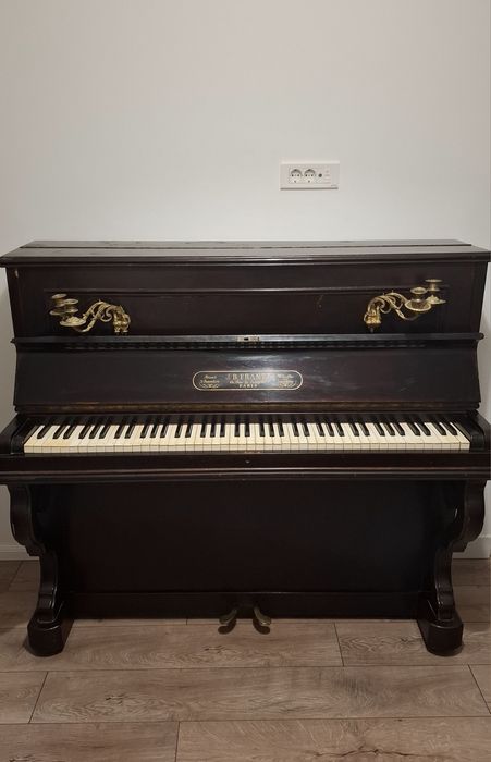 Pianina veche J. B. Frantz
