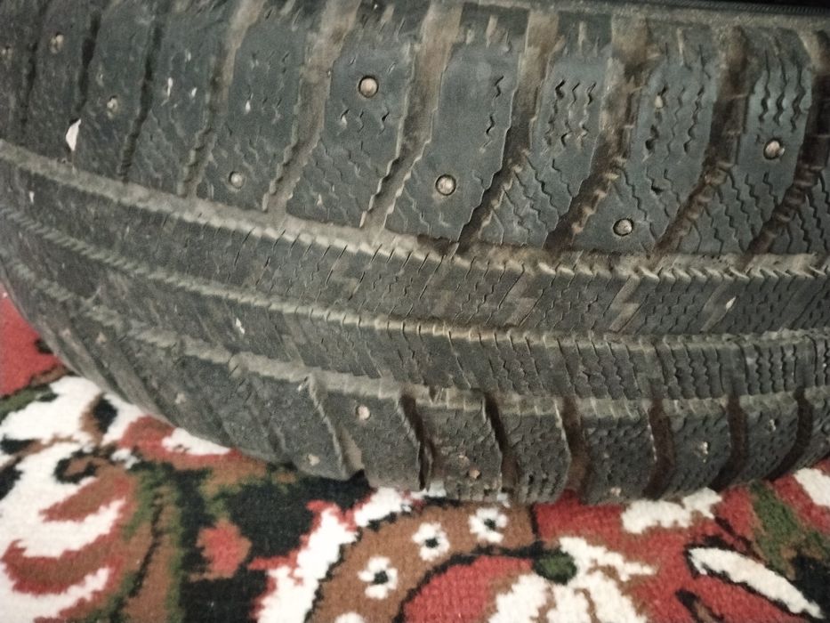Прдам Авто шины в комплекте