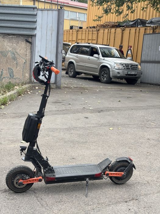 Продам самокат Joyor s10s