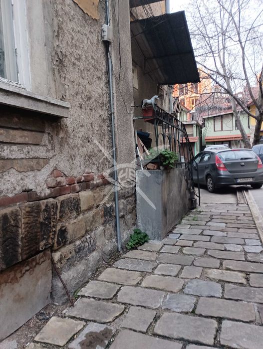 Продава се Етаж от къща в София, Център - 70 кв.м за 1715 €/кв.м - Снимка #1