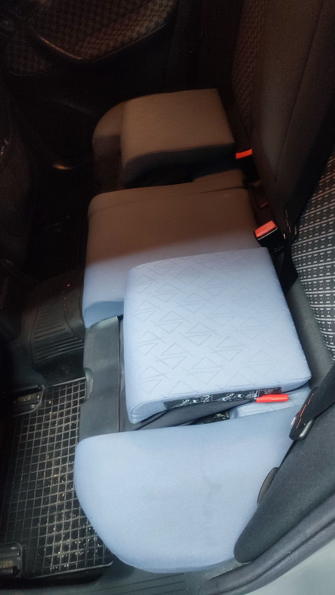 Mercedes w203 Седалка гр. Кърджали Център • OLX.bg