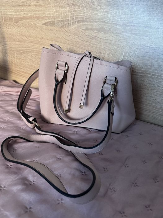 Дамски чанти и портмонета