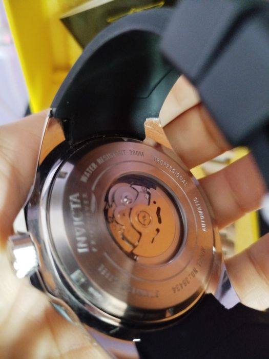 Часовник Invicta Mega Pro Diver