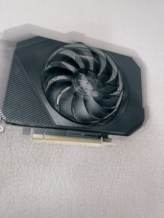 Placă video ASUS GTX 1650 4GB – stare foarte bună