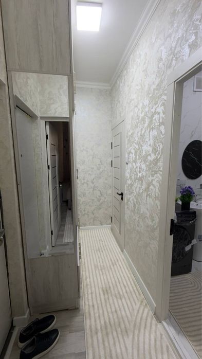 Чиланзар 19 кв    1^2/3/4 Балкон 1.5x3