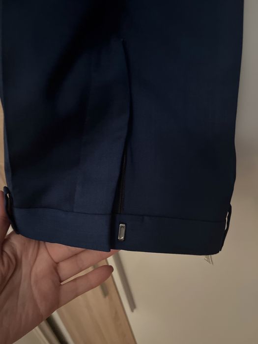 Костюм  и риза Hugo Boss