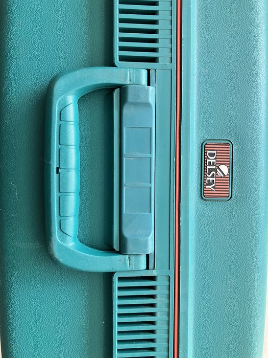 Куфари Delsey...