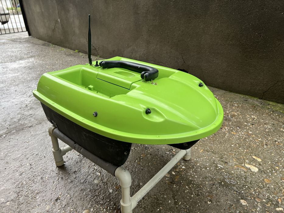 Лодка за захранка