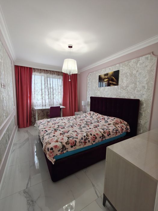 Vand apartament 3 camere mp in zona vivo