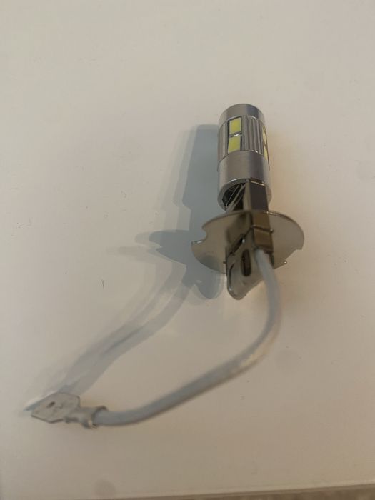 Becuri LED pentru proiectoare