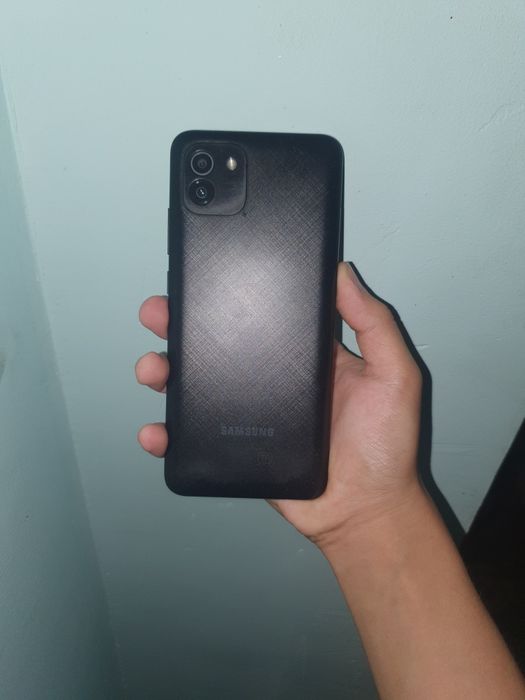 Samsung galaxy a03 4/64 xolati yaxshi