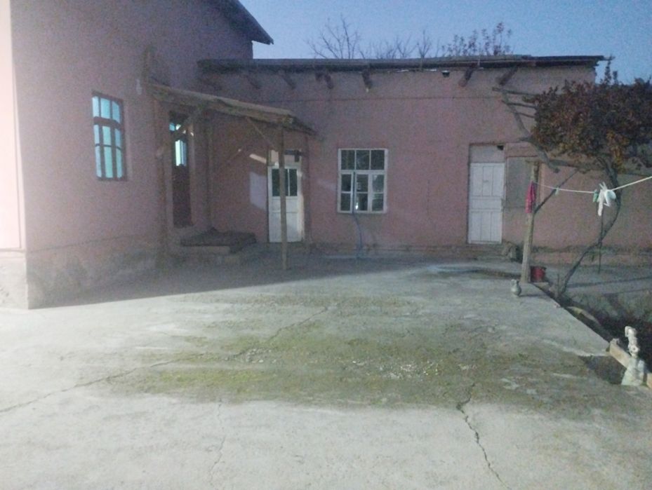 Hovli sotiladi bitgan yashasa buladi tayyor