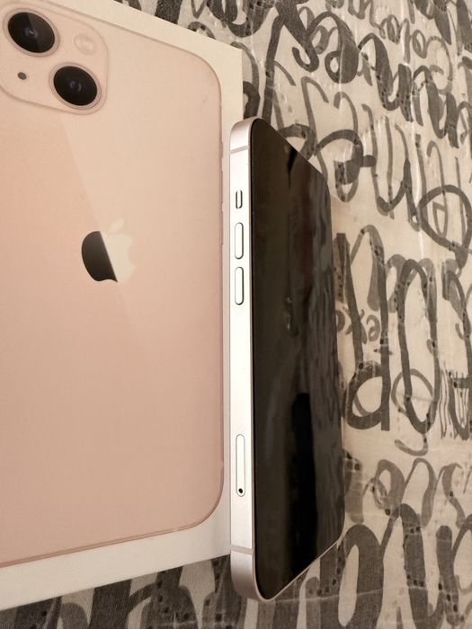 Iphone 13 розов