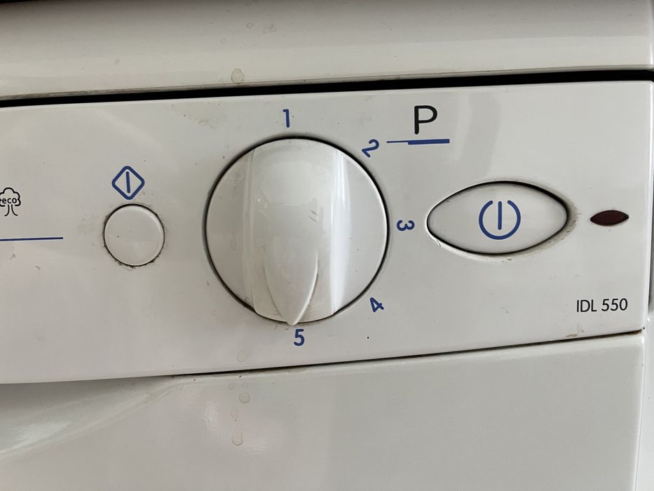 Продам посудомоечную машину INDESIT