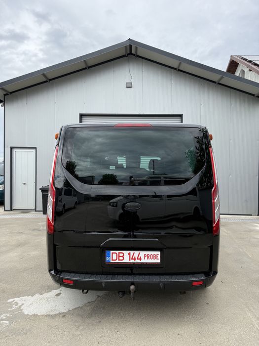 Ford Transit Tourneo Custom 2.2 TDCi 8+1 9 locuri