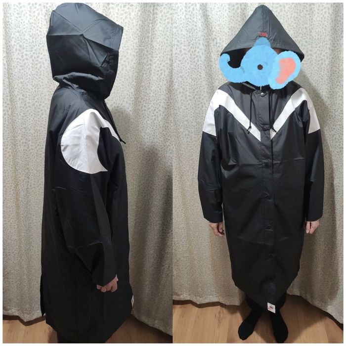 Geaca pelerina Nike mărimea L/XL damă sau M/L bărbați