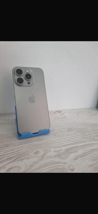Vând IPhone 15 Pro