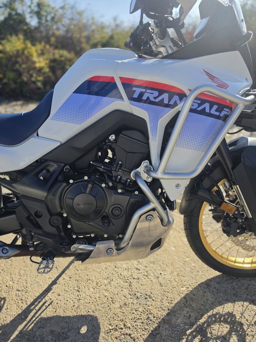 Honda transalp 750XL cu multe dotari de calitate