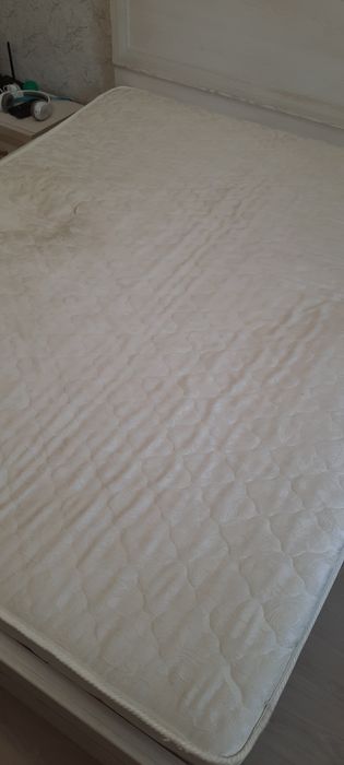 Продам кровать с матрасом