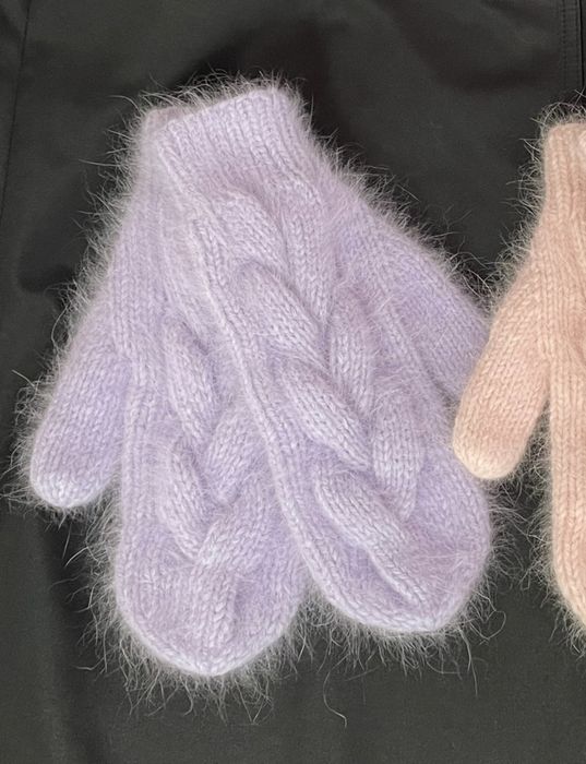 Варежки пушистые.