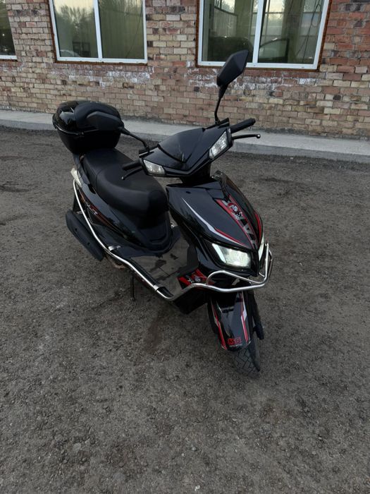 Продам скутер м8