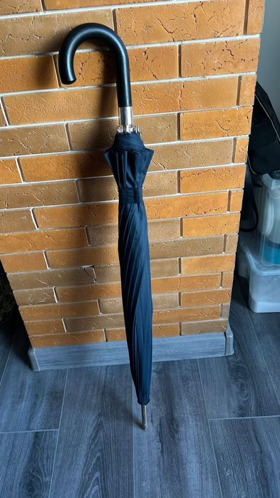 Огромный стильный зонтик