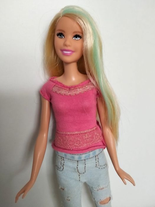 Păpuși Barbie fashioniste