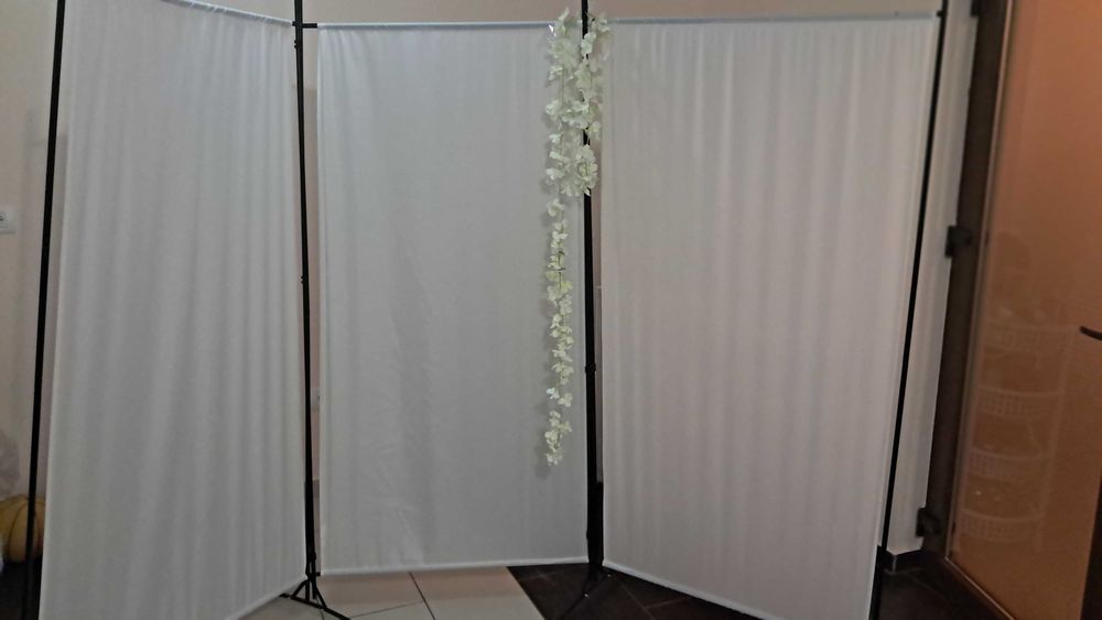 Paravan cu 3 separatoare, ca si nou .  L/H=240/180