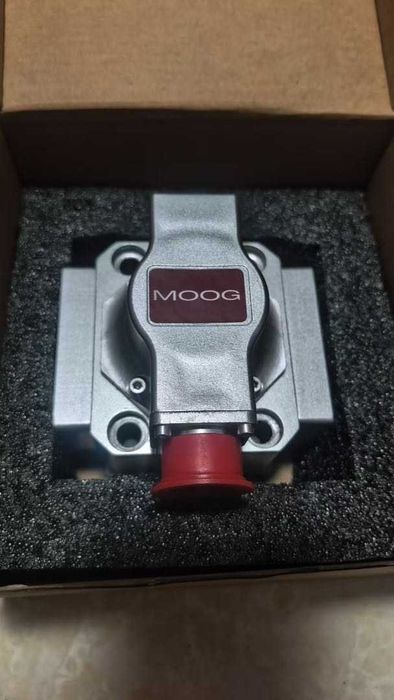 Сервоклапан MOOG 760F 928B