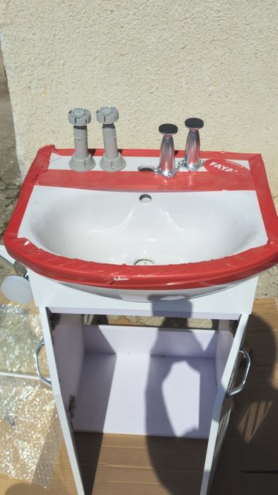 Чисто ново обзавеждане за баня