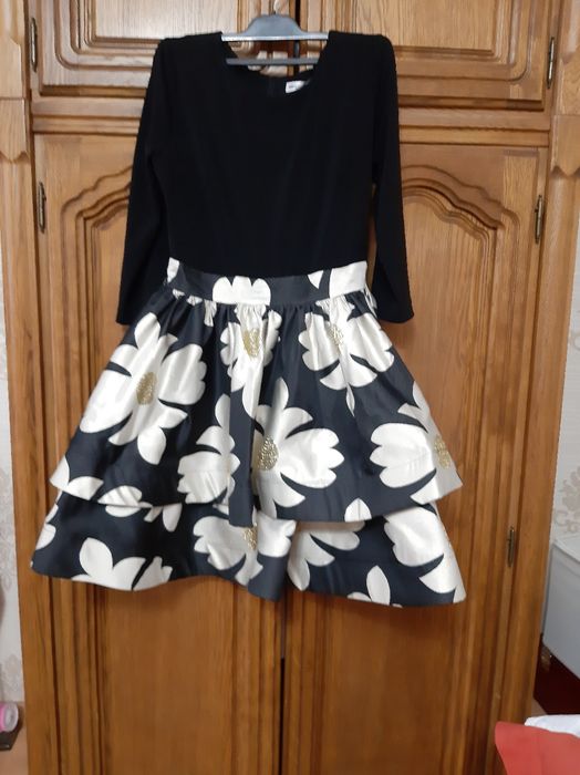 Продам  интересное дизайнерское   платье