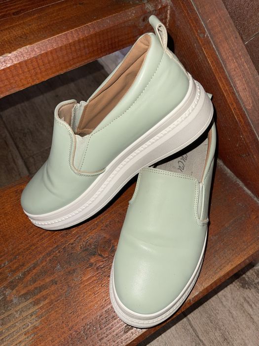 Pantofi sport de vanzare