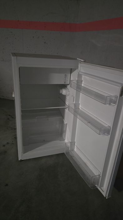 Vand frigider 82,1 × 48 × 50 cm